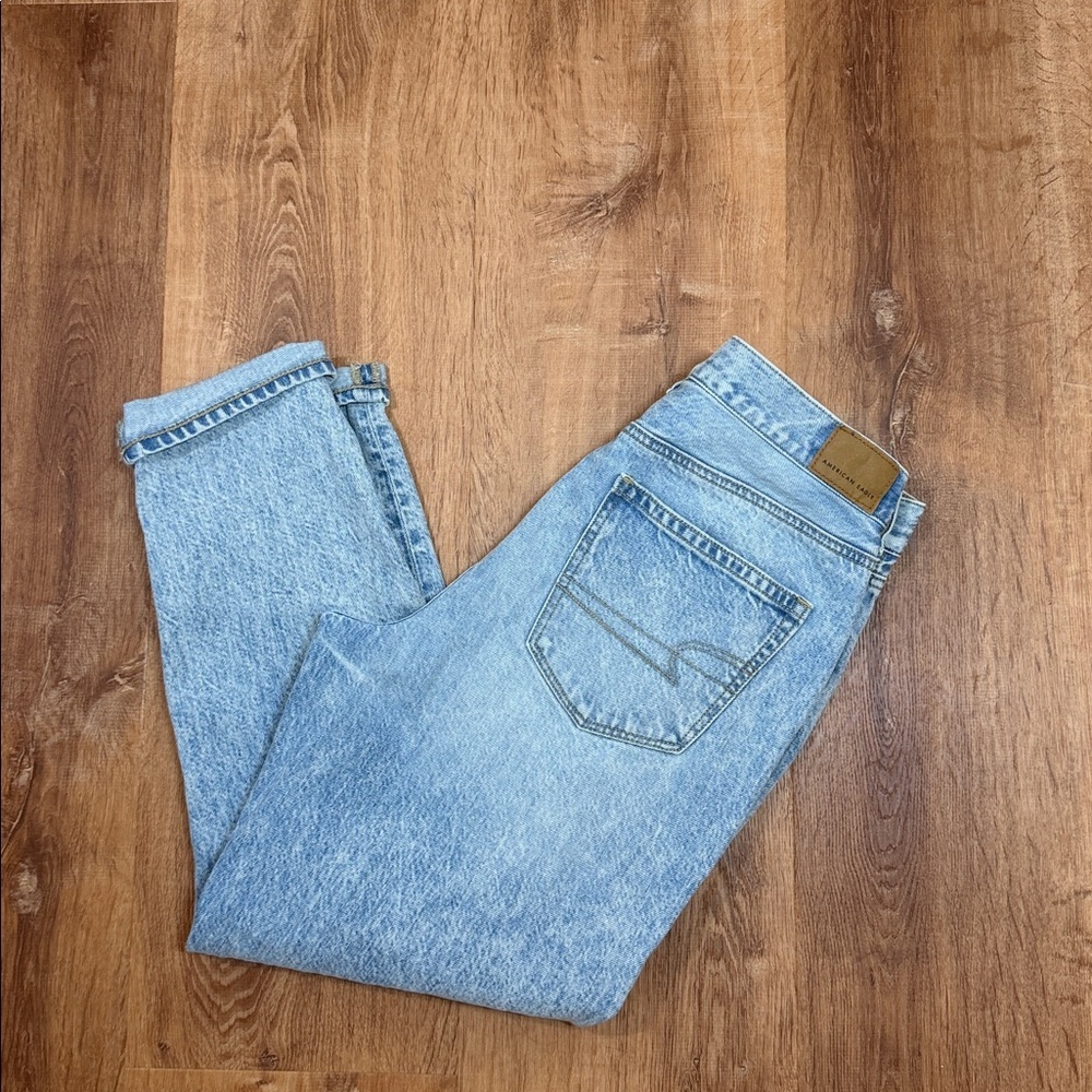 American Eagle Outfitters Women's Light Blue Cropped Jeans Mom‎ Jeans 6 Short